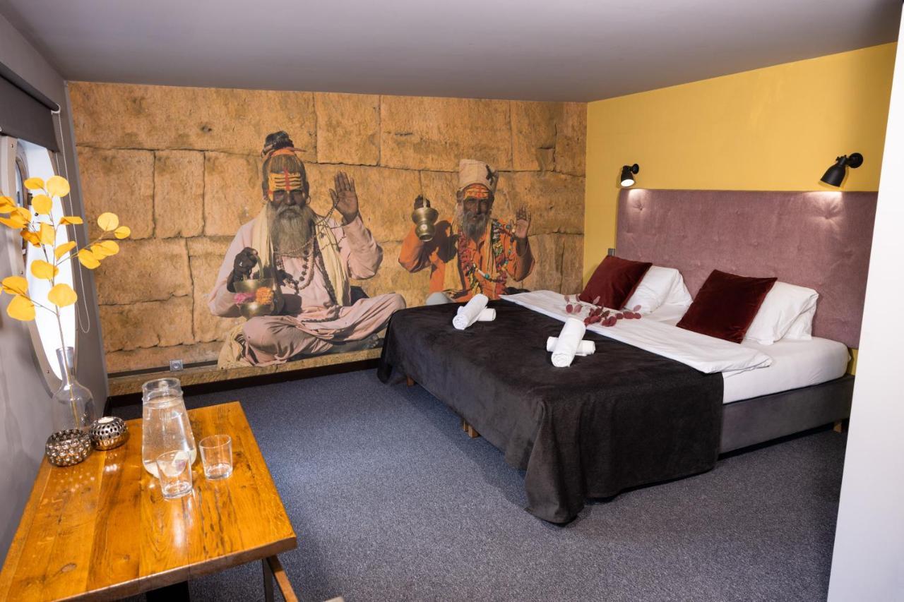 Hotel na wodzie Marina 2*